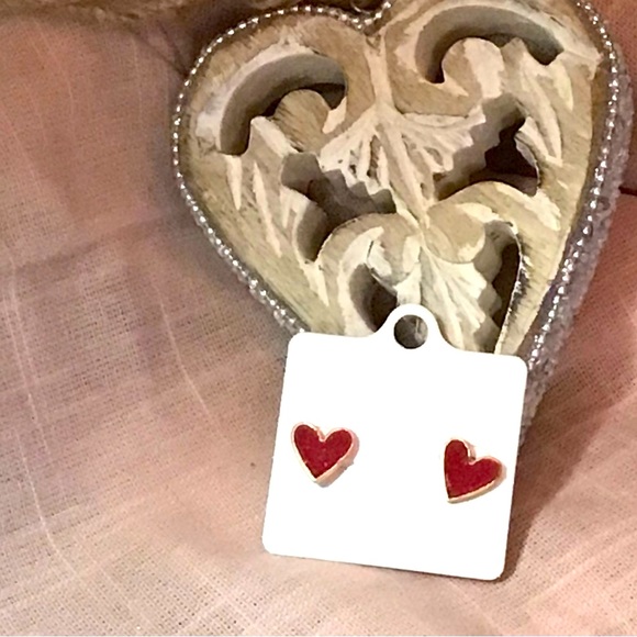 Jewelry - Adorable Red Heart Earrings